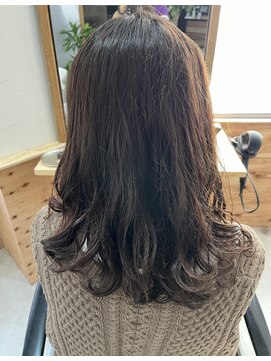 ウタ(uta) ゆるふわパーマスタイル