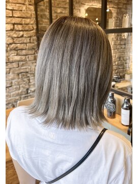 ノーヴィス(NovicE) ☆外ハネ×ハイトーン☆