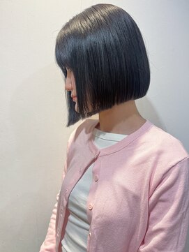 エミス バイ メルト 吉祥寺(emis by melt) 【吉田江梨】地毛風ストレートパーマ顎下ボブニュアンスカラー