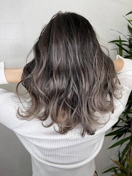 ラフトーキョウセカンド(RAF TOKYO 2nd) 福岡NO.1!NAOスペシャルバレイヤージュ×ホワイティグレー