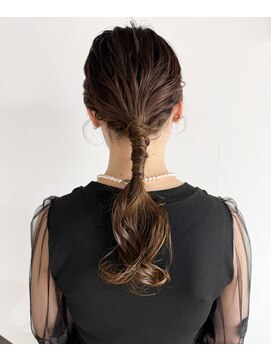 シアー(siar) お呼ばれヘアー　編みおろし