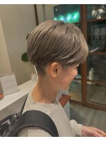 ドゥニカ(donica) シルバーアッシュ/シルバー/ハンサムショート