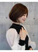 前髪あり透明感マロンベージュ大人ひし形ボブ小顔レイヤーカット