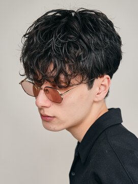 レタッチ バイ フィフス 天神大名(RETOUCH by fifth) 福岡天神ルーズパーマメンズマッシュウルフカット