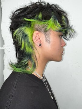 ポイントブリーチ　ネオングリーン　コントラスト