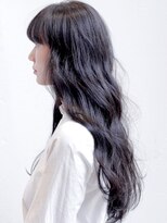 ビュートリアム 梅田(BEAUTRIUM)&nbsp;ワイドバングとロングウェーブヘア