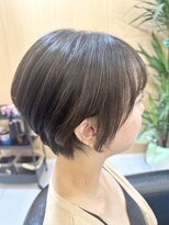 ホワイト(White)&nbsp;大人かわいい耳かけバルーンボブ～夏Ver.