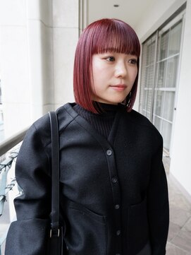 オーオ シカシカ(OOO YY) ボルドーカラー×前下がりワイドバングボブ