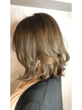 ラトリエ ブロカント 立川北口店(L'atelier BROCANTE) 大人かわいい ボブディ ベージュカラー カール クラシカル