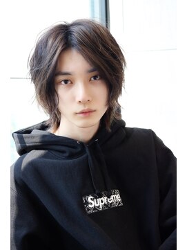 ネイビー(NAVY) ミディアムウルフ センターパート ハイライトブリーチ