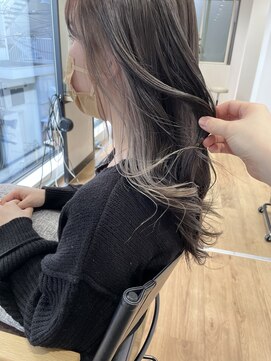 リアントウキョウ(Lian.Tokyo) ニュアンスカラーホワイトグレージュイヤリングカラー