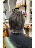 シルバーベージュバレイヤージュ