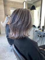 イキ 表参道(iki omotesando)&nbsp;モード/無造作ウェーブ/大人ガーリー[表参道駅]