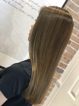 エル(EL.) 美髪ハイライト