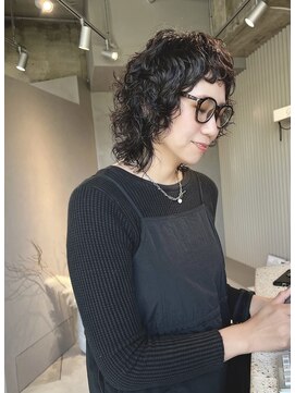 ニジュウサンド(23°) 黒髪パーマ