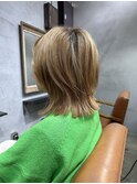 外ハネクビレスタイル