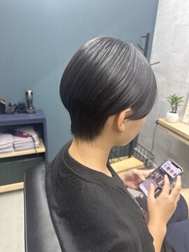 ウーパー(UPA) 耳掛けマッシュショート