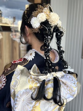 モニカ ヘアー(monica Hair) ヘアセット 成人式 同窓会 お団子ツインヘア ヘアアレンジ