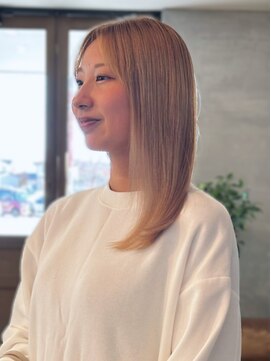 ブロンドベージュ ブリーチカラー ハイトーン ストレート 艶髪