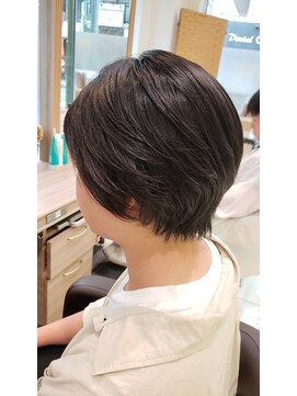 アッシュ 等々力店(Ash) ふんわりショート