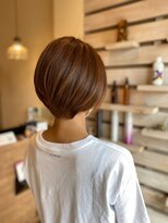 サロンドカスティーロ(salon de castillo)&nbsp;艶髪マロンベージュセミウェット毛流れ小顔丸みショートボブ