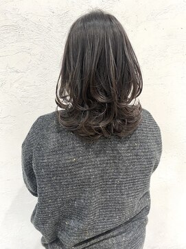 シュプール(SPUR) フェイスレイヤーパーマロングスタイル×暗めカラー