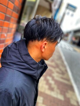 銀座マツナガ 神田店 10代20代メンズセンターパート清潔感スキンフェード好感度モテ髪