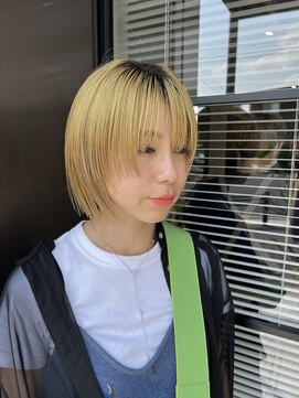 ニキータ(Nikiita) ボブ_ステップカット_イエロー　B160871421