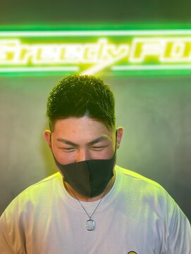 グリーディーフォックス 代々木(Greedy FOX) コンマヘア/センタ-パ-ト/ツイストスパイラル/スキンフェード