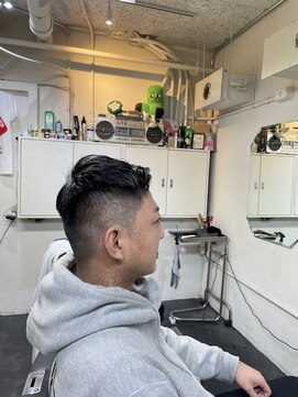 メリケンバーバーショップ フクオカ(MERICAN BARBERSHOP FUK) ビジネスナチュラルフェード