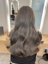 ジーナ セントラル銀座(Zina)&nbsp;ツヤ感カラー＊ワンホンヘア＊シルバーアッシュ【ZinaCENTRAL】