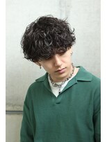 黒髪波巻きスパイラルパーマ