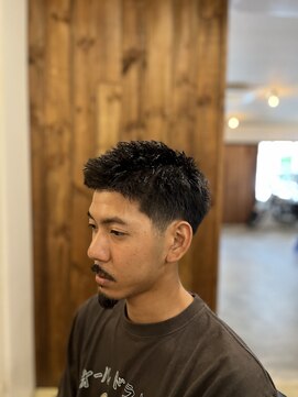 バーバートモシビ(BAR BER TOMOSHIBI) 刈り上げショートスタイル