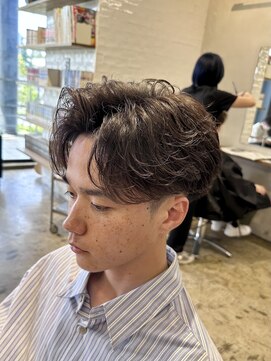 ザデイ カットアンドカルチャーショップ(THE DAY CUT&CULTURE SHOP) フェザーパーマ[メンズカット/パーマ]