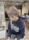 ハイトーンショート　ホワイトカラー　ホワイトシルグレージュ