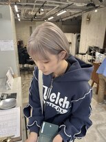 エラ(ere) ハイトーンショート ホワイトカラー ホワイトシルグレージュ