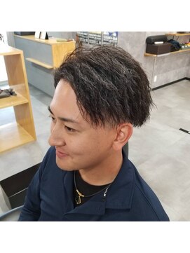 ラック(Luck) フェードカット＋ハードツイストパーマ