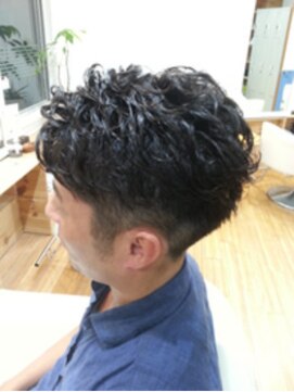 リブレ(LIBRE+hp) ■刈り上げソフトツーブロックパーマ