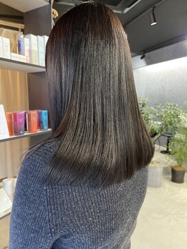 シュウ(SHU) 大人艶々ストレート♪