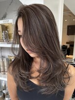 ヨロ 上野(YOLO)&nbsp;ハイライトカラーミルクティーベージュケアブリーチダブルカラー