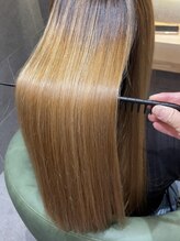 ブリーチ履歴があっても癖が気になる方には【酸性ストレート】