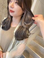アイリー 名古屋(A/LEE)&nbsp;グレーインナーカラー／顔周りカット