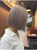 ボブグレーベージュダブルカラーハイトーン30代40代大人可愛い