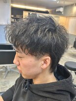 ヒュイル バイ ニアウ(Hwyl by Niau) ジェットモヒカンスパイラルパーマニュアンスパーマメンズカット