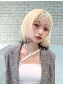 フェイスレイヤーボブ前髪ありハイトーン外ハネ丸顔K20250213