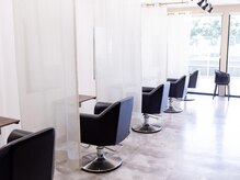 ラシック(La Chic)の雰囲気（柔らかい木漏れ日がはいる店内）