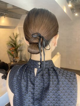 サンルーム(SUN room) タイトシニヨンシンプルアレンジタイト大人可愛いお呼ばれヘア