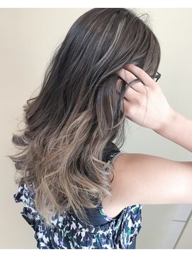 ヘアースペース ブイ(hair space V) ハイライト×グレージュグラデーション