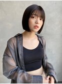 シースルーバングの切りっぱなしボブ