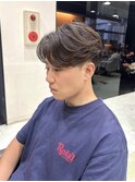 カルマパーマ　韓国ヘア センターパート メンズ　鈴木楓竜
